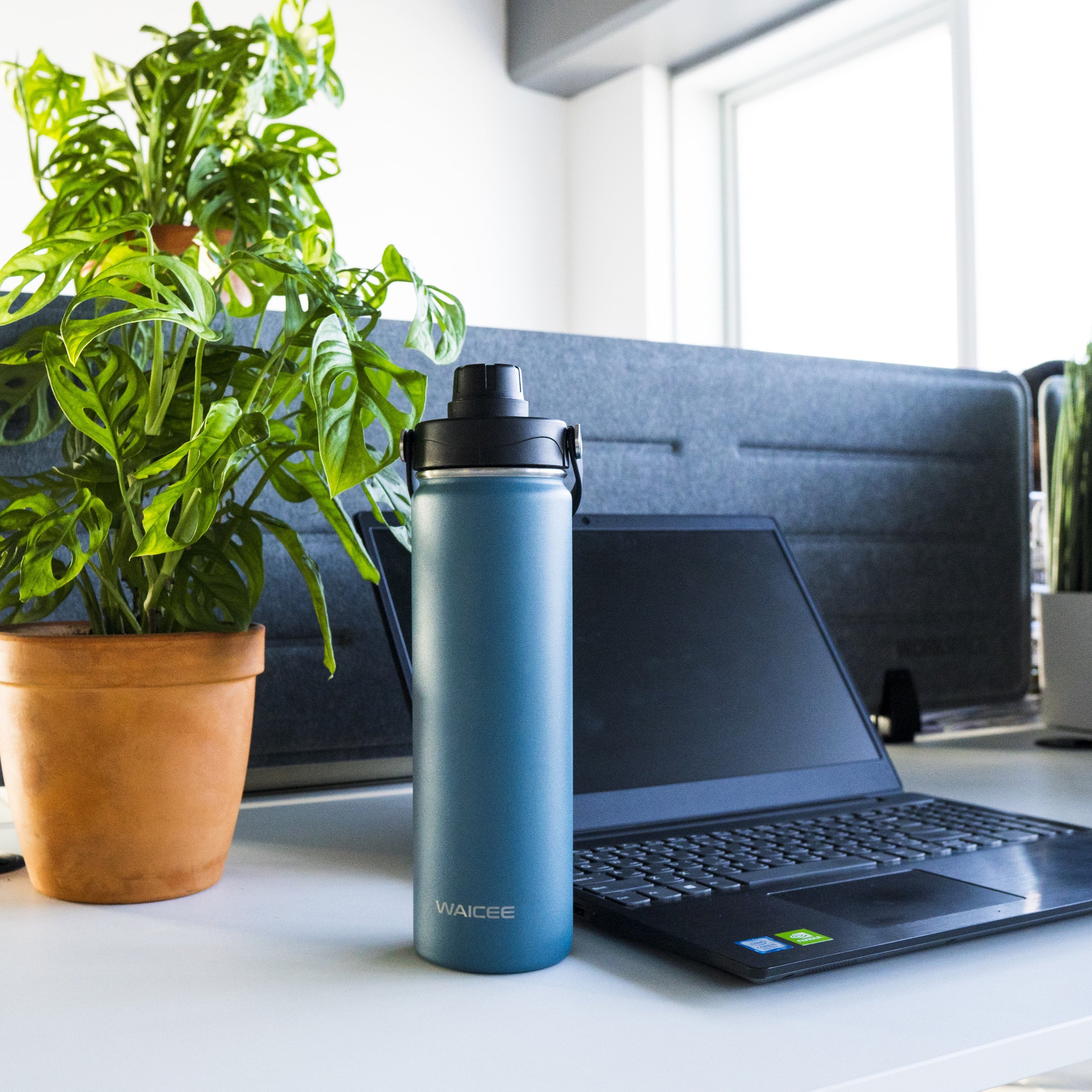 Steel Blue – 21oz / 620ml